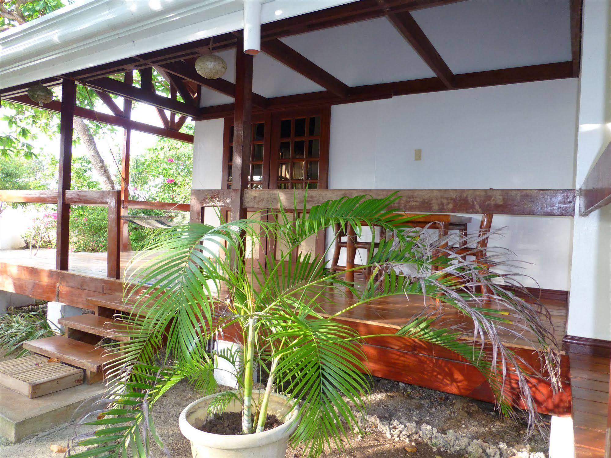 Talima Beach Villas & Dive Resort Cebu Exterior foto