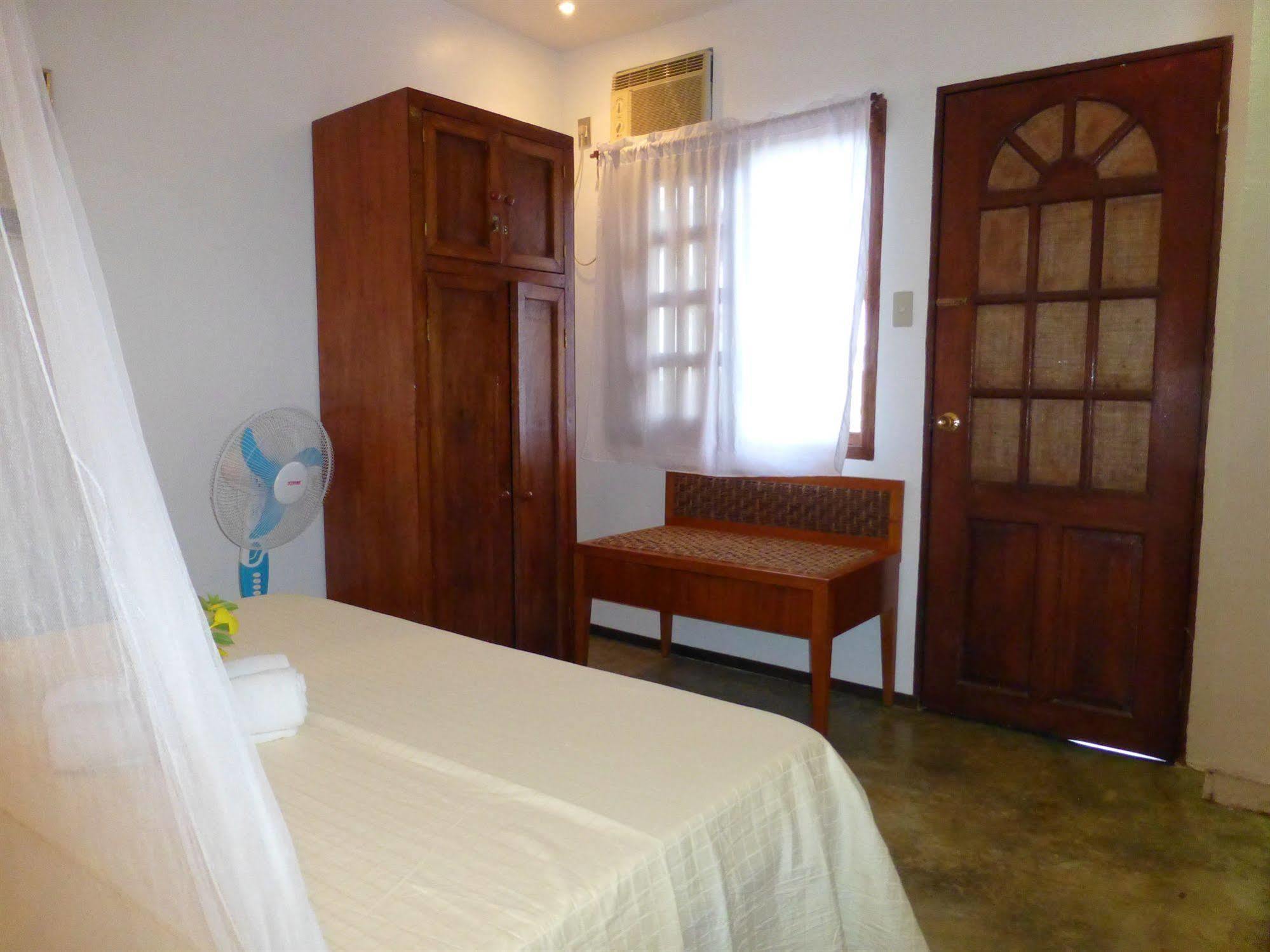 Talima Beach Villas & Dive Resort Cebu Exterior foto