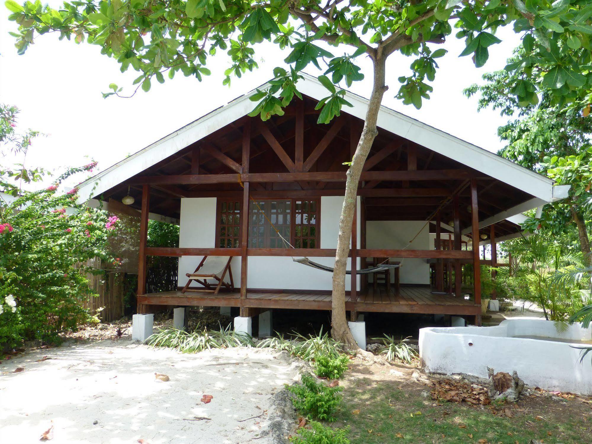 Talima Beach Villas & Dive Resort Cebu Exterior foto