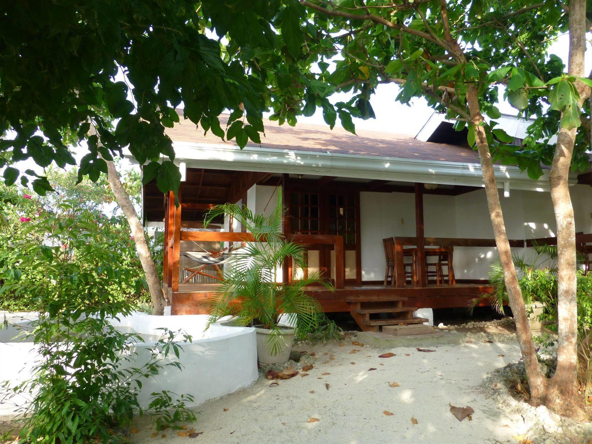 Talima Beach Villas & Dive Resort Cebu Exterior foto