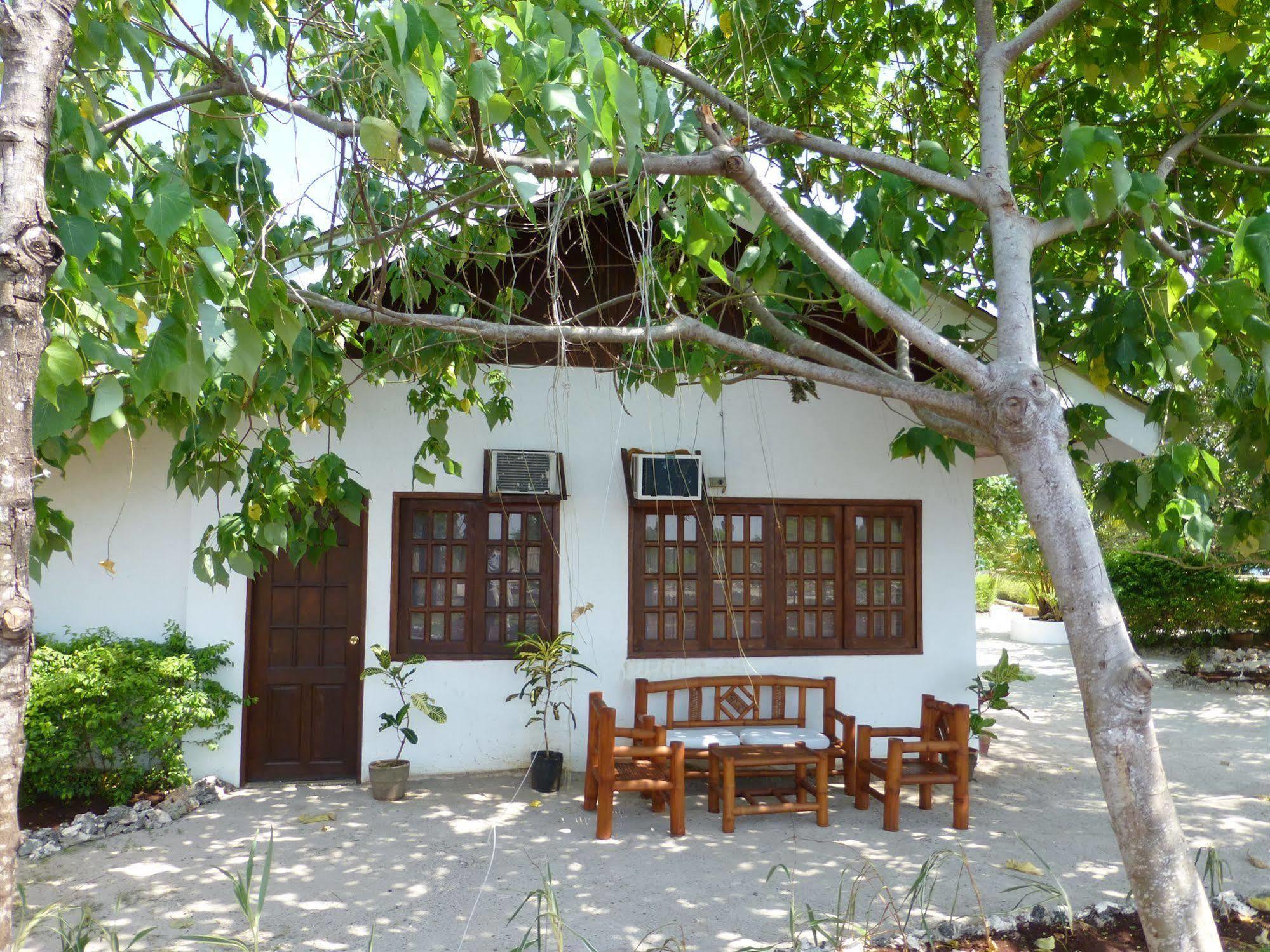 Talima Beach Villas & Dive Resort Cebu Exterior foto