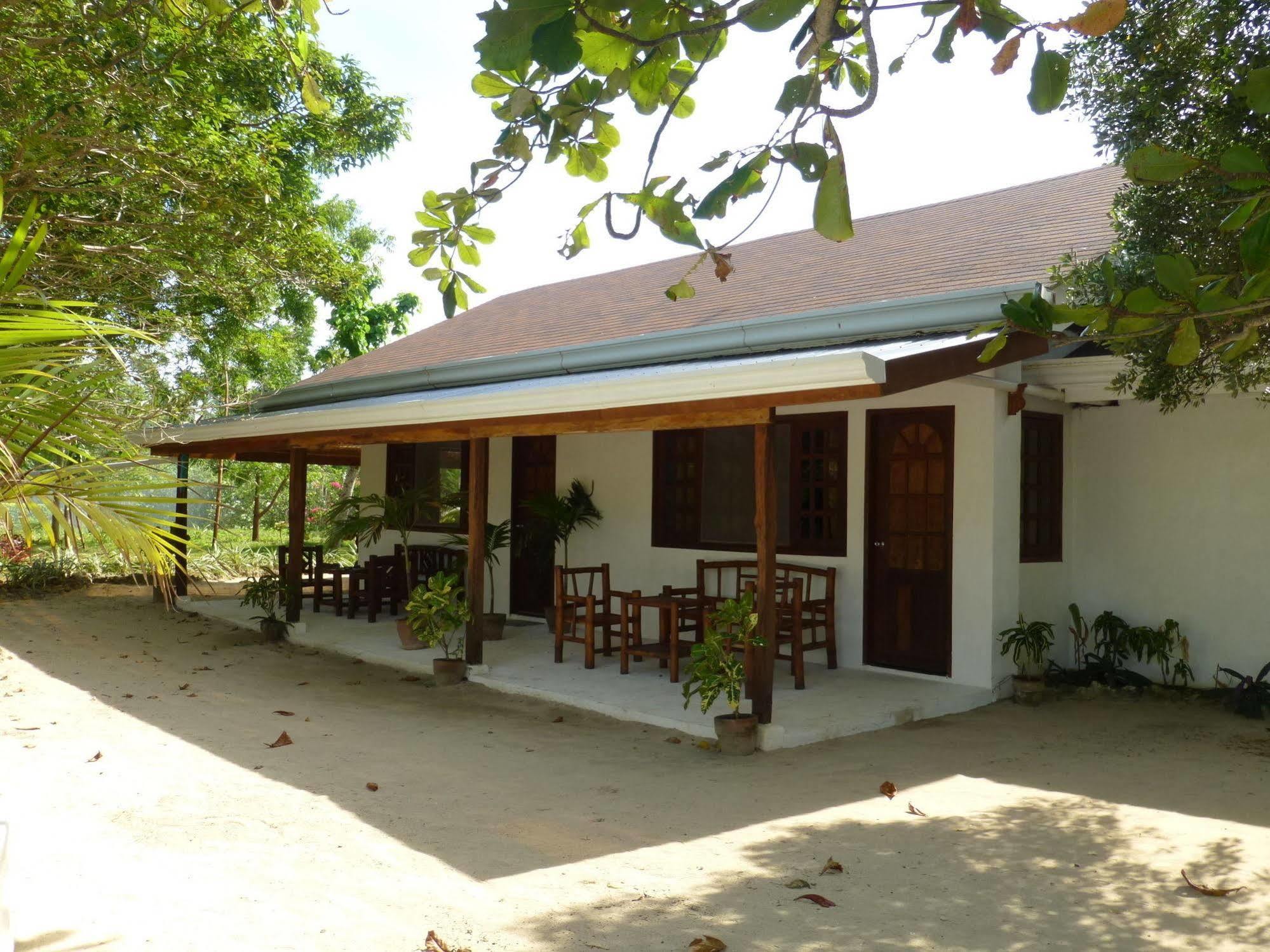 Talima Beach Villas & Dive Resort Cebu Exterior foto